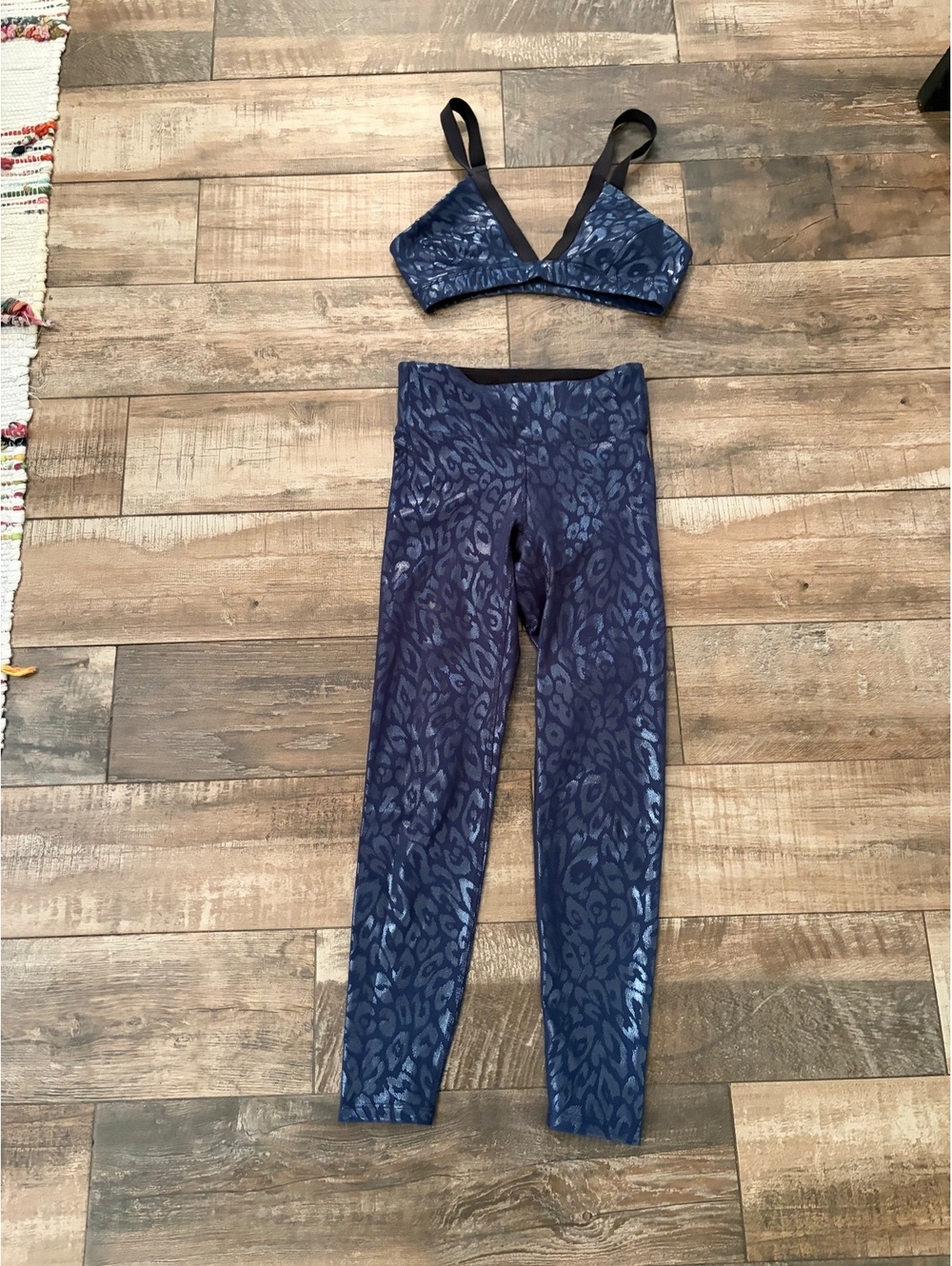Heroine Sport Metallic Blue Cheetah Print Sports Bra and Legging Set Size XS
